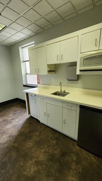 More Photos Of 7300 Healdsburg Ave, Sebastopol Office For Sale