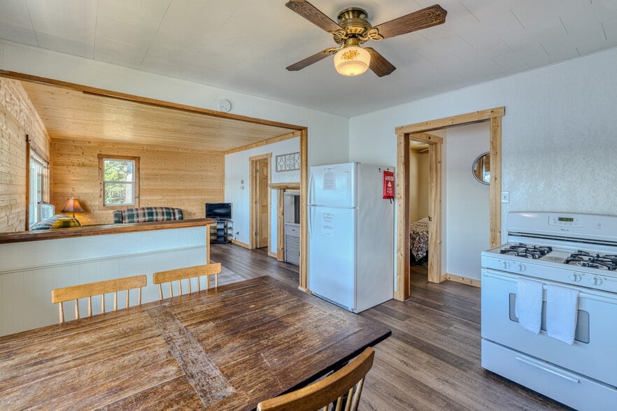 More Photos Of 8372 E Flowage Ln, Gordon Multifamily For Sale