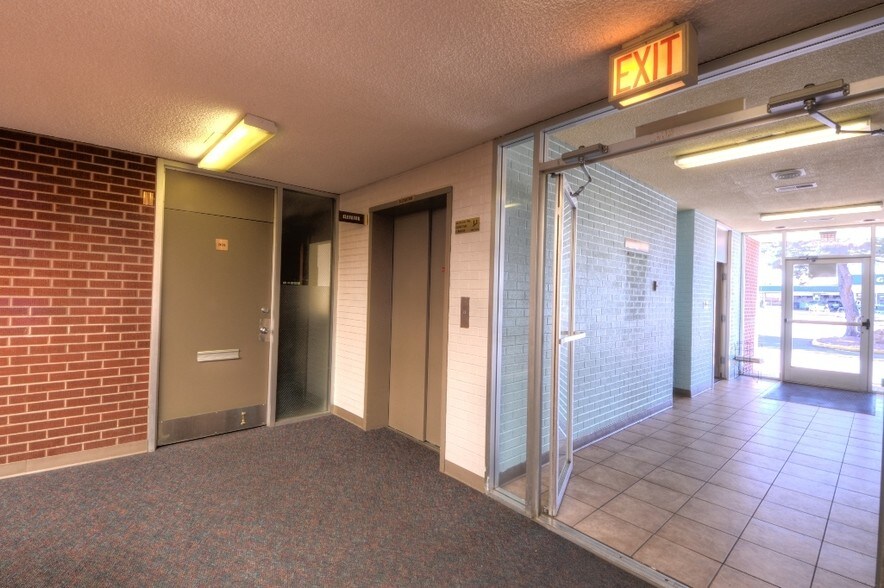 More Photos Of 1304 N Academy Blvd, Colorado Springs Medical For Sale