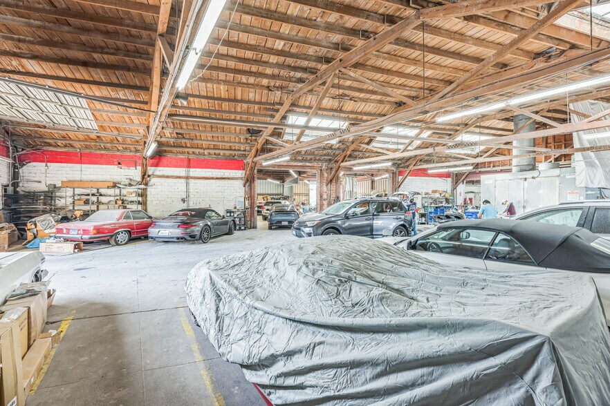 More Photos Of 6009-6017 International Blvd, Oakland Auto Repair For Sale