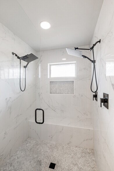 More Photos Of 608 W Morse St, Fredericksburg Specialty For Sale