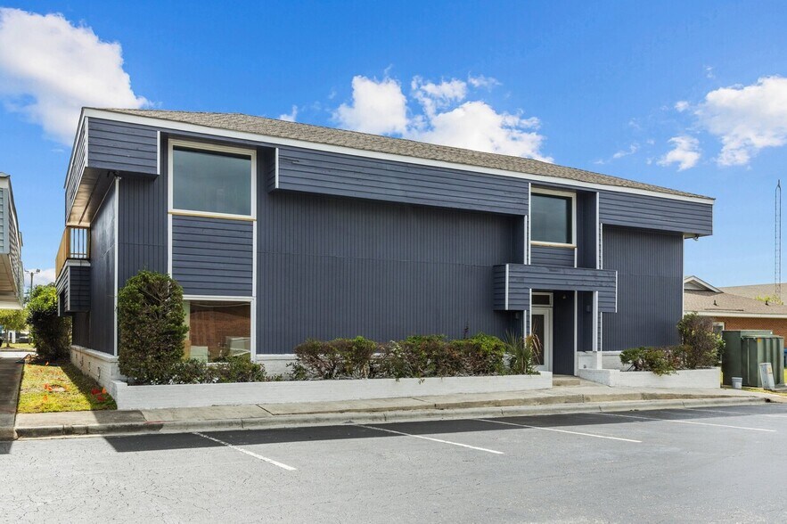 More Photos Of 208 Penny Ln, Morehead City Medical For Sale