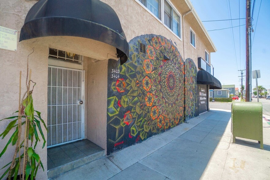 More Photos Of 1090 Redondo Ave, Long Beach Storefront Retail Residential For Sale