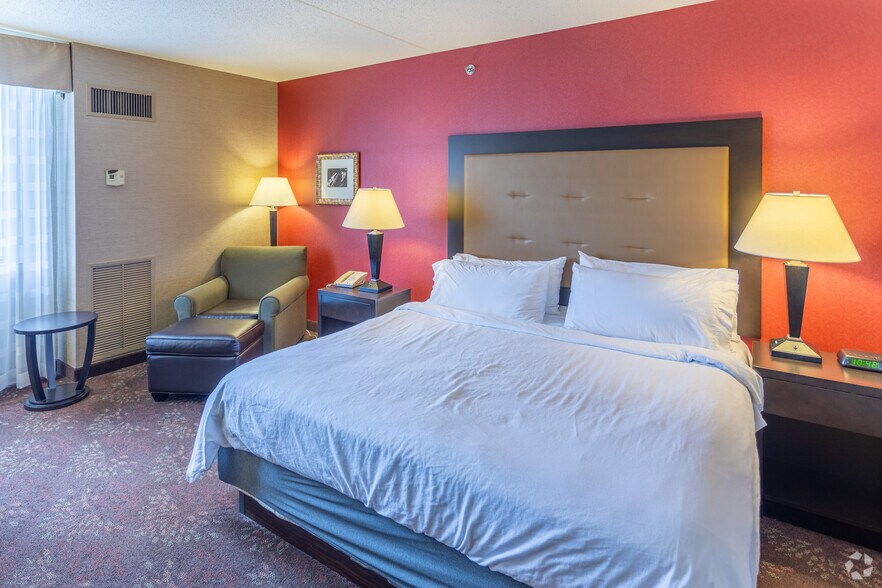 More Photos Of 1717 Airport Exchange Blvd, Erlanger Hotel For Sale