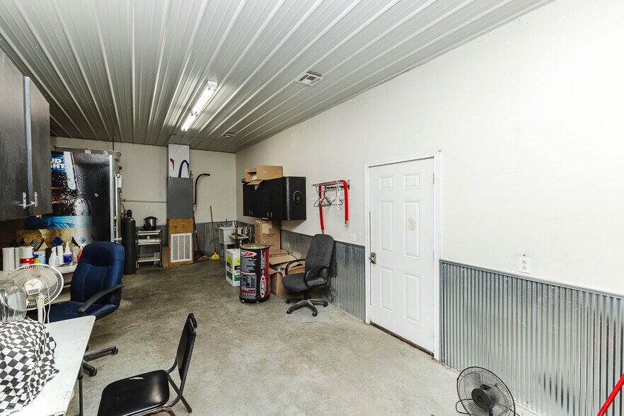 More Photos Of 1663 Georgia Rd, Humboldt Specialty For Sale