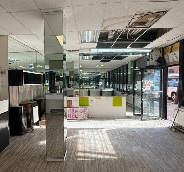 More Photos Of 67 Macombs Pl, New York Flex For Lease