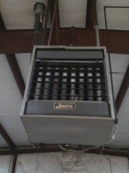 More Photos Of 440 N Broadway St, Joshua Manufacturing For Lease