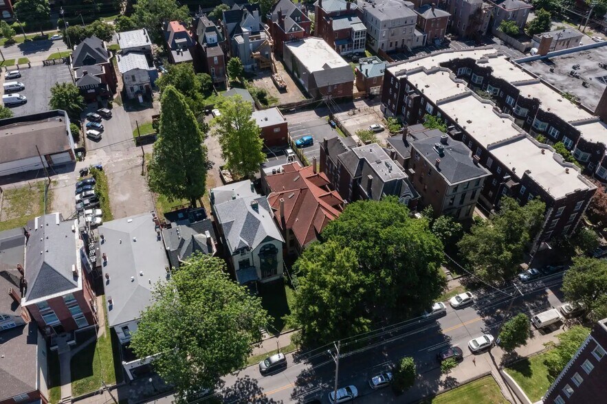 More Photos Of 1229 S 4th St, Louisville Apartments For Sale