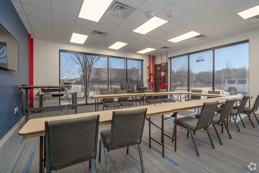 More Photos Of 7215 New Territory Blvd, Sugar Land Office For Lease