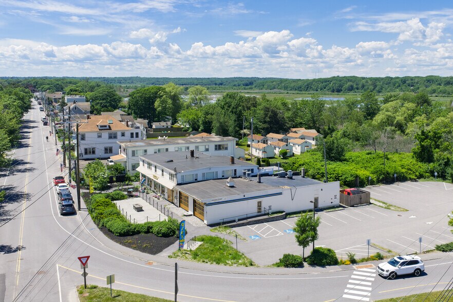 More Photos Of 3 E Grand Ave, Scarborough Service Station For Sale