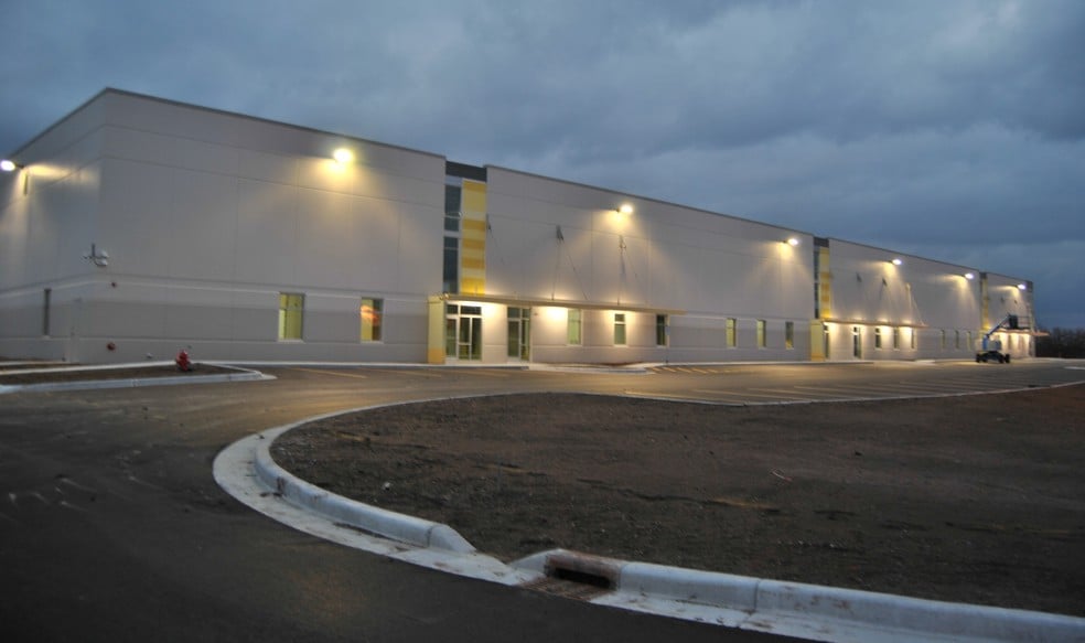 More Photos Of 3945 N 31st St, Milwaukee Warehouse For Lease