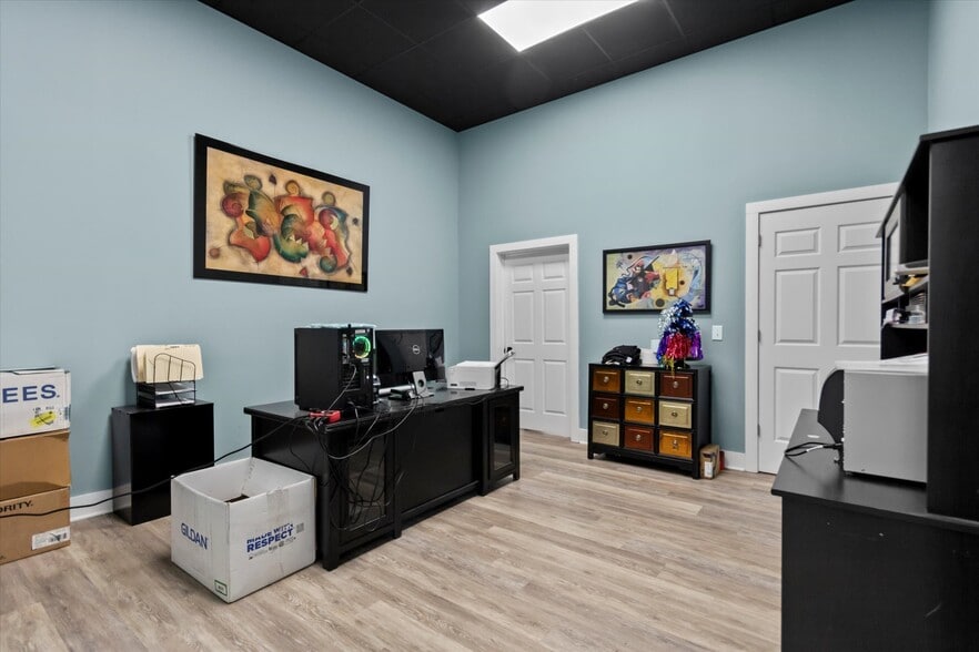 More Photos Of 102 Gin Oak Ct, Madison Freestanding For Sale