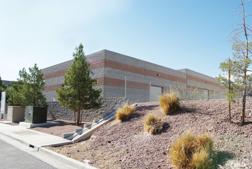 Primary Photo Of 4737-4741 Vandenberg, North Las Vegas Warehouse For Lease