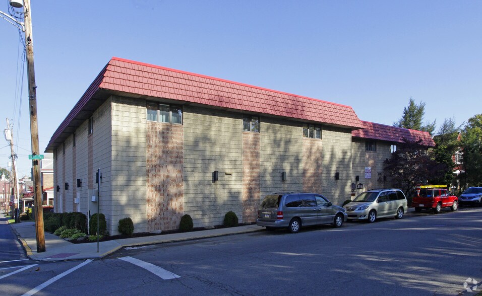 Primary Photo Of 301 E 1st Ave, Tarentum Office For Lease