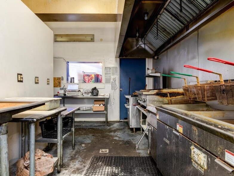 More Photos Of 800 Franklin Ave, Aliquippa Restaurant For Sale