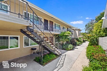 More Photos Of 3011 E 4th St, Long Beach Apartments For Sale