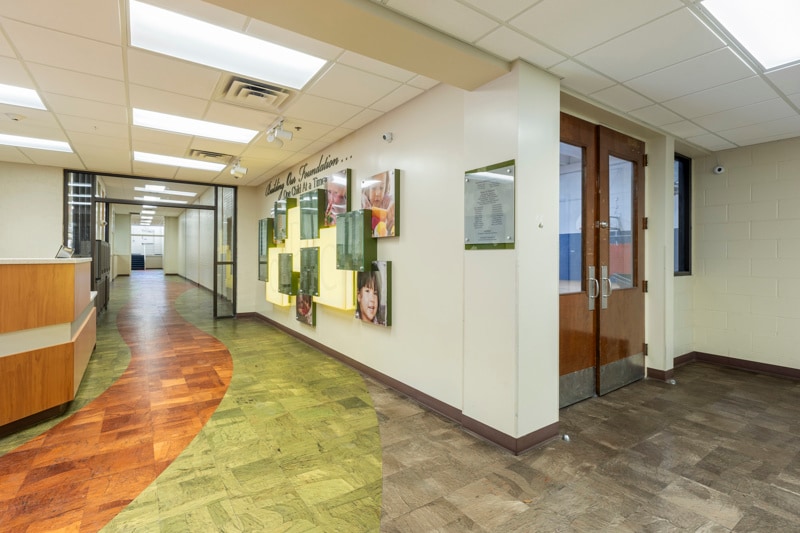 More Photos Of 702 E Grand Ave, Ponca City Office For Sale