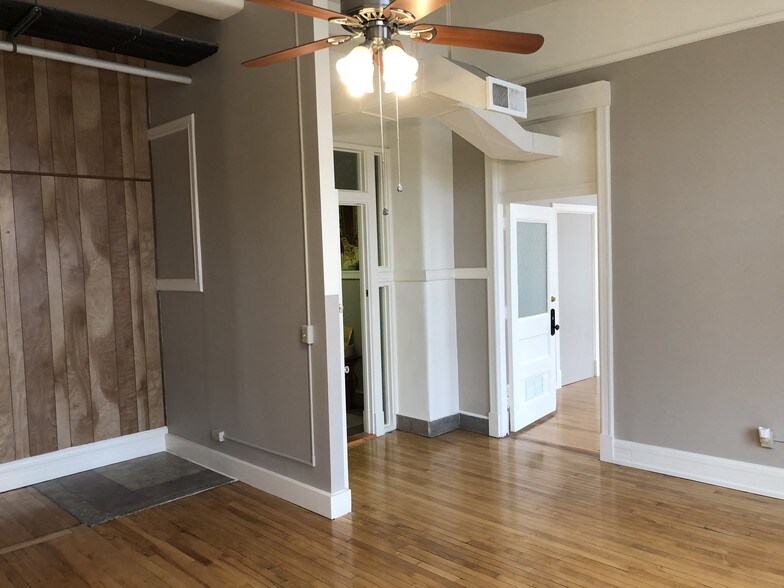 More Photos Of 306 W Main St, Frankfort Coworking Space