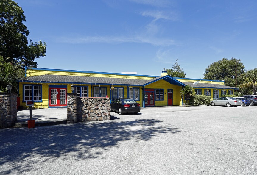 More Photos Of 1610 Pavilion Pl, Wilmington Restaurant For Lease