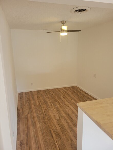 More Photos Of 801 E Florida Ave, Hemet Office For Lease