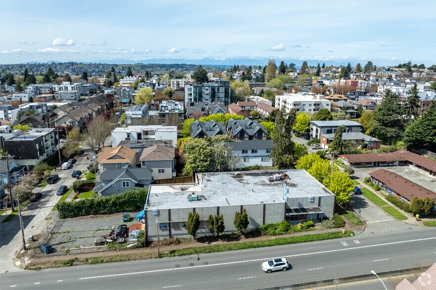 More Photos Of 4301 Aurora Ave N, Seattle Warehouse For Lease