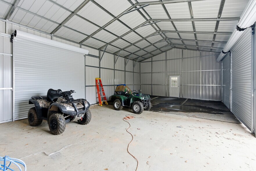 More Photos Of 961 Shallowford Rd NE, Kennesaw Warehouse For Sale
