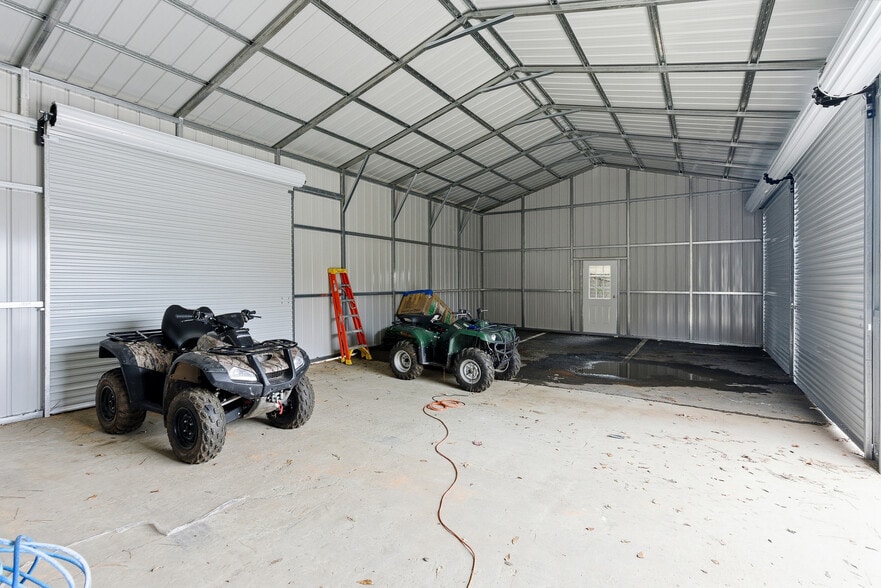 More Photos Of 961 Shallowford Rd NE, Kennesaw Warehouse For Sale