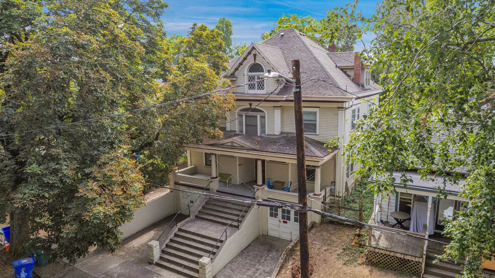 More Photos Of 1626 SE Alder St, Portland Apartments For Sale