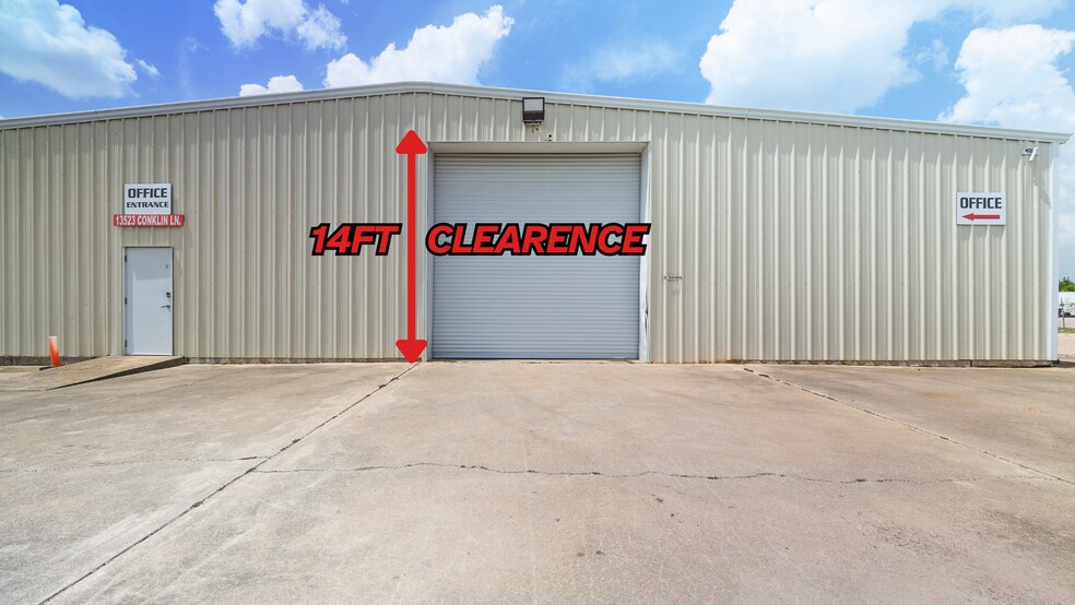 More Photos Of 13523 Conklin Ln, Houston Warehouse For Lease