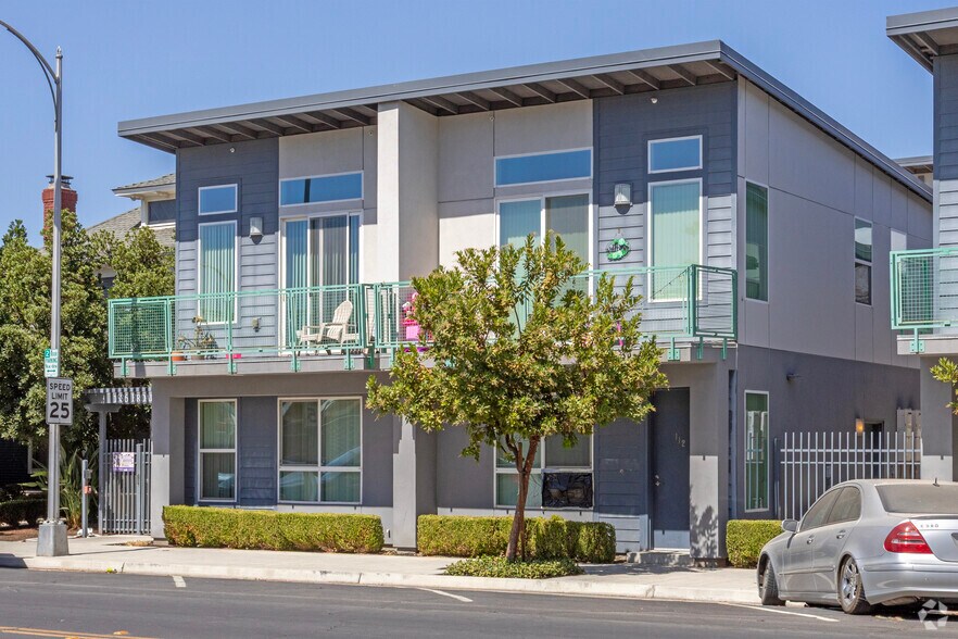 More Photos Of 1636 Broadway St, Fresno Apartments For Sale