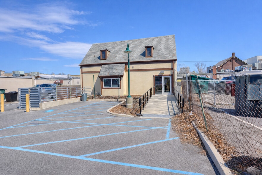 More Photos Of 351-355 Plandome Rd, Manhasset Storefront Retail Office For Sale