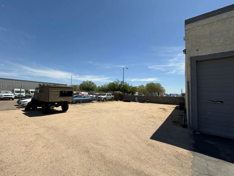 More Photos Of 2222 W Deer Valley Rd, Phoenix Service For Lease