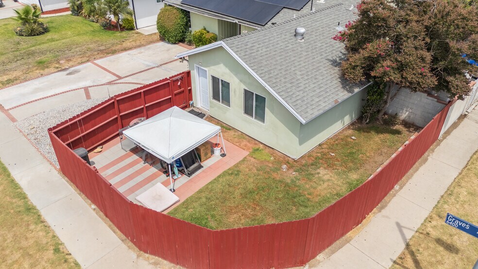 More Photos Of 6402 Graves Ave, Van Nuys Apartments For Sale