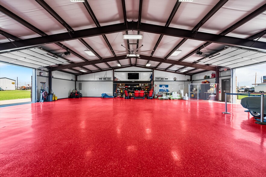 More Photos Of 1208 N Industrial Blvd, Pilot Point Industrial For Sale