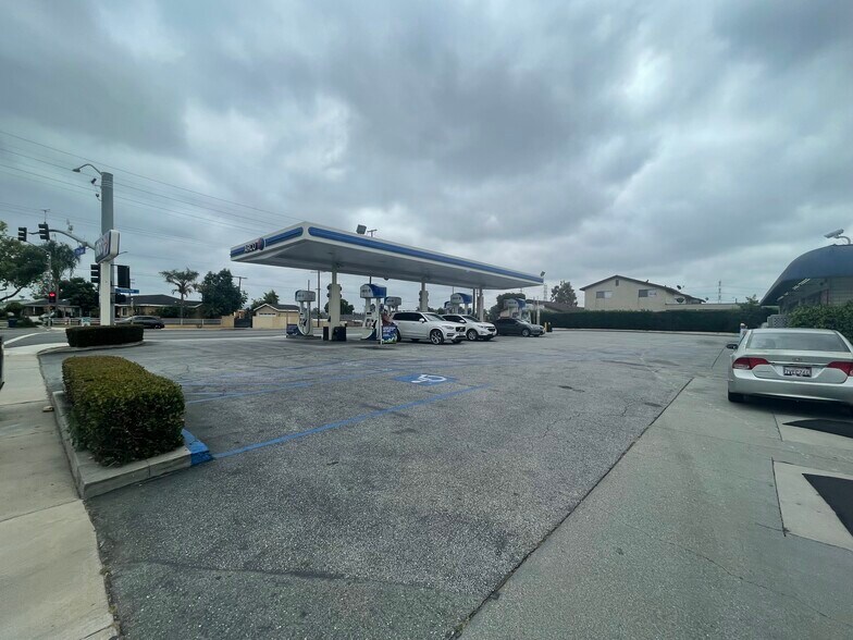 More Photos Of 9706 Telegraph Rd, Downey Service Station For Sale