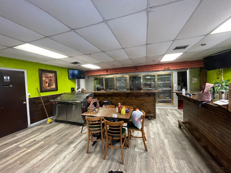 More Photos Of 13490 Orange Ave, Fort Pierce Bar For Lease