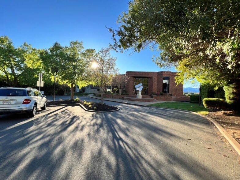 More Photos Of 400 Redcliff Dr, Redding Office For Sale