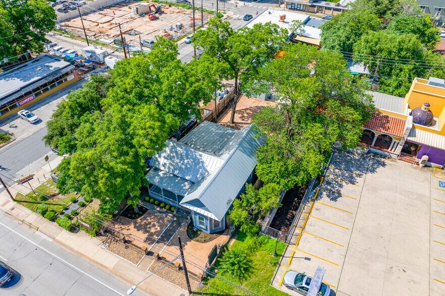More Photos Of 1309 E 7th St, Austin Office Residential For Sale