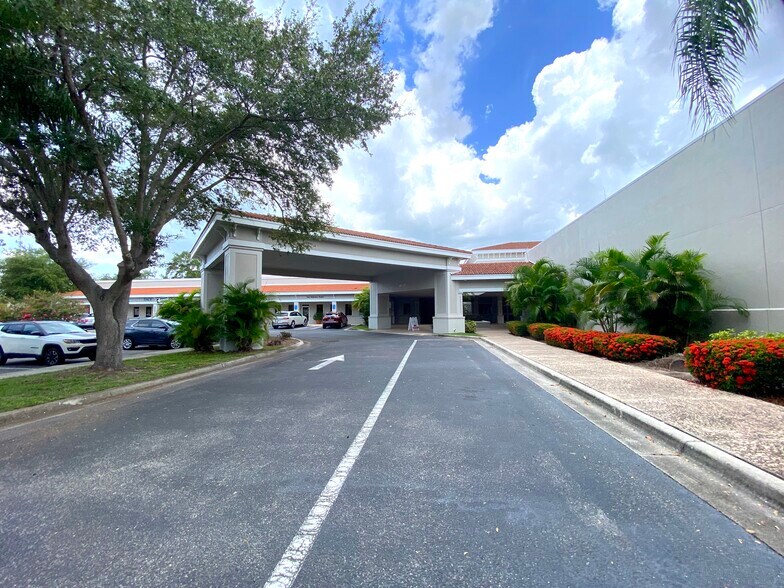 More Photos Of 4937 Clark Rd, Sarasota Medical For Sale