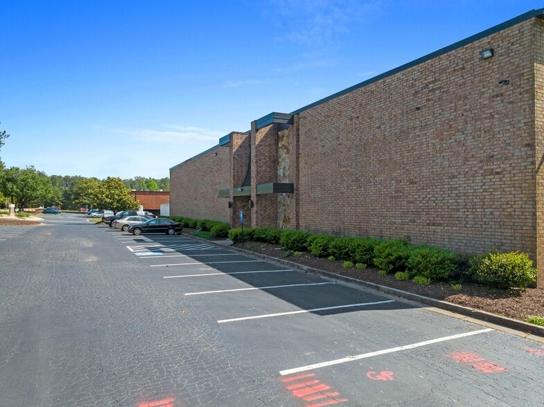 More Photos Of 2775 Bankers Industrial Dr, Atlanta Distribution For Lease