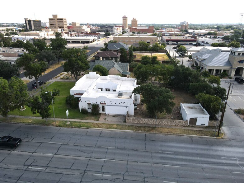 More Photos Of 233 W Twohig Ave, San Angelo Office For Sale