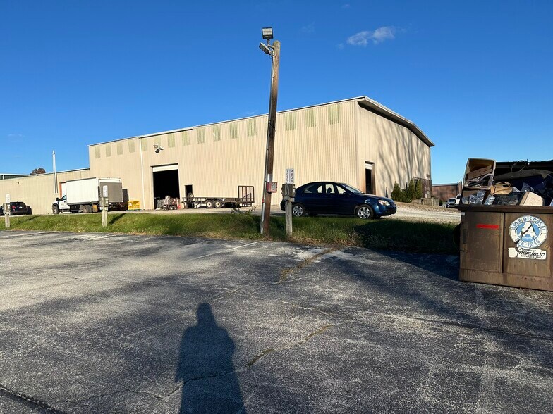 More Photos Of 5805 Murvihill Rd, Valparaiso Distribution For Sale