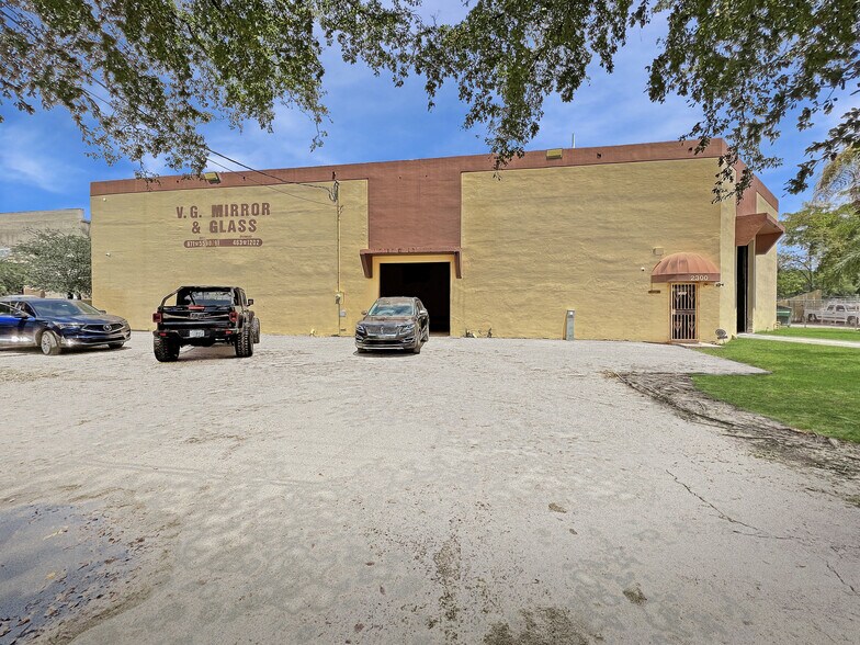 More Photos Of 2300 NW 34th Ave, Miami Warehouse For Lease