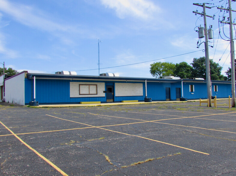 Primary Photo Of 3012 Rapids Dr, Racine Freestanding For Lease