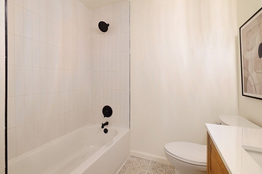 More Photos Of 3802 Southway Dr, Austin Apartments For Sale