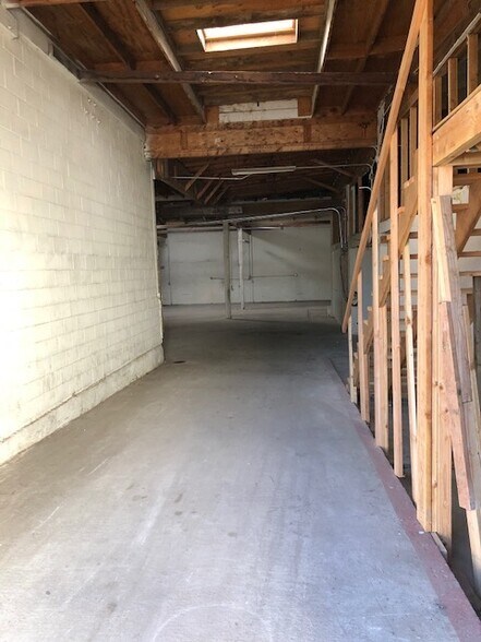 More Photos Of 9625 Rudicill St, Riverside Warehouse For Lease