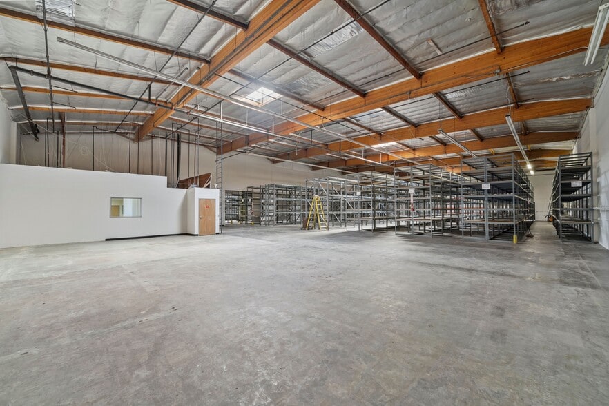 More Photos Of 5412 McFadden Ave, Huntington Beach Warehouse For Lease