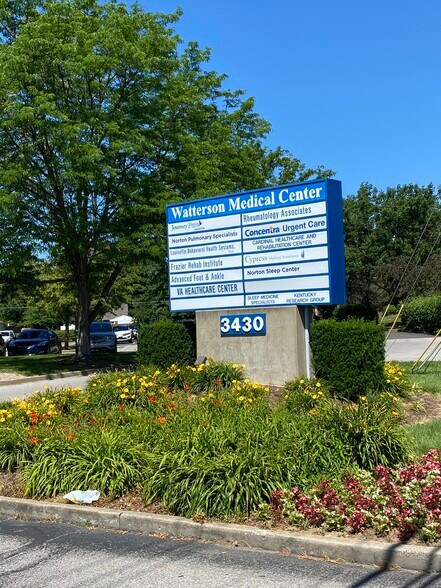 More Photos Of 3430 Newburg Rd, Louisville Medical For Lease