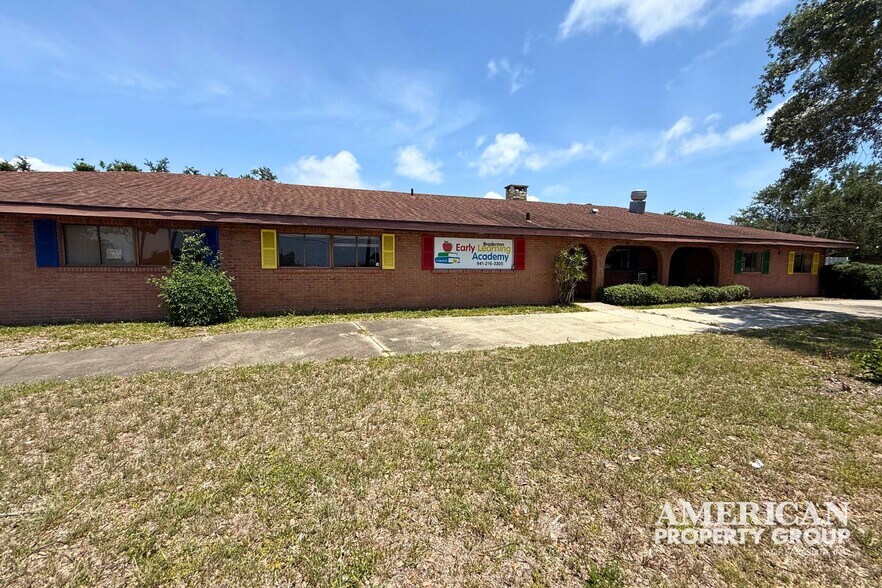 More Photos Of 2209 75th St W, Bradenton Religious Facility For Lease
