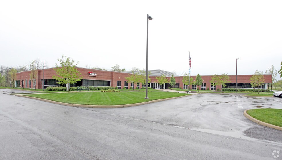 More Photos Of 999 County Line Rd W, Westerville Office For Lease